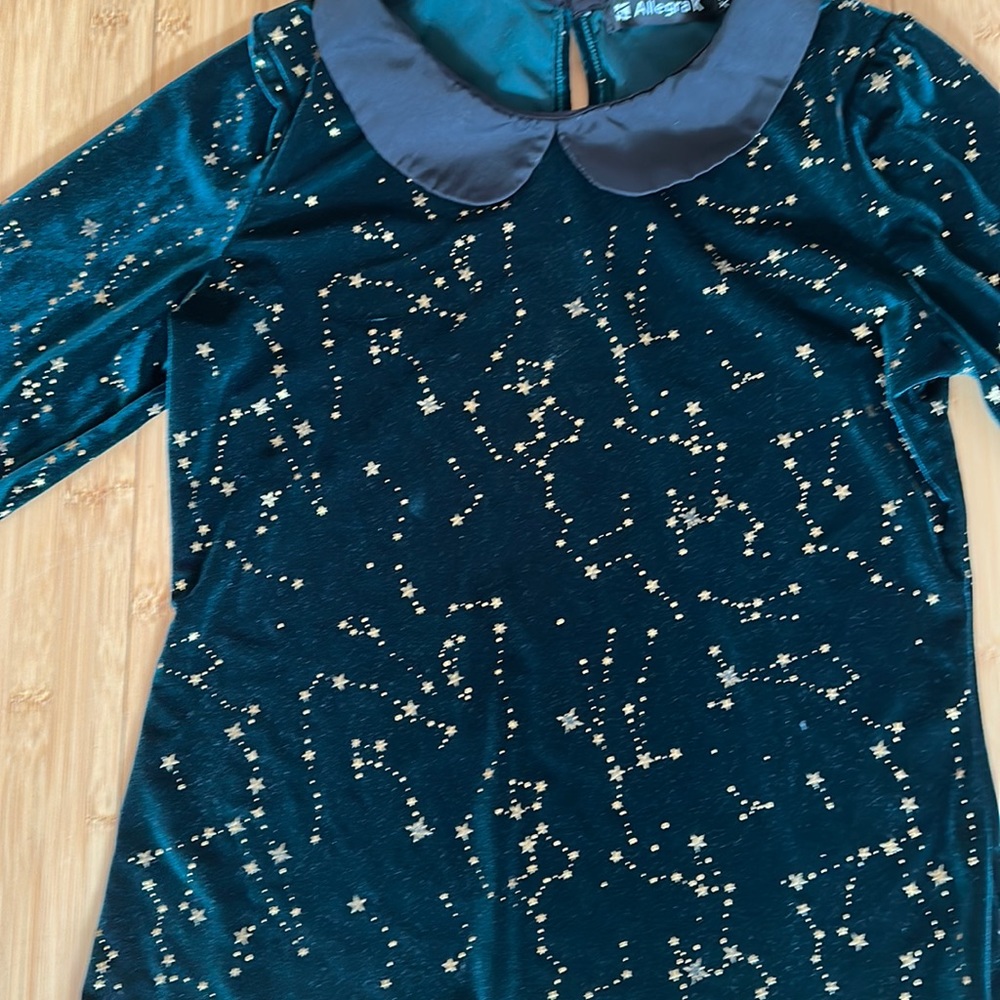 Green velvet patterned shirt with Peter Pan collar